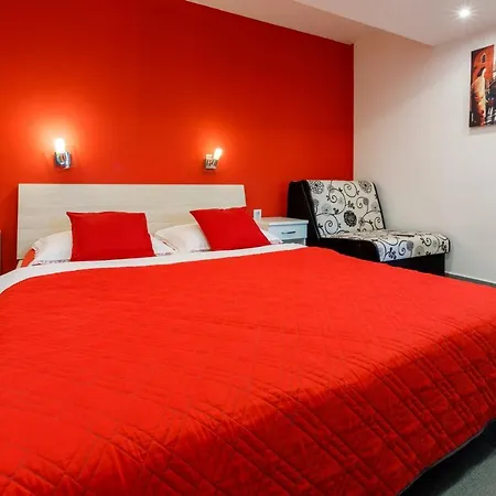 5478b アパート ツリクヴェニツァ